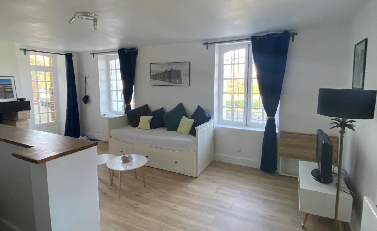 Appartement De Charme Dans Un Chateau A 5 Min D'Honfleur Gonneville-sur-Honfleur Esterno foto