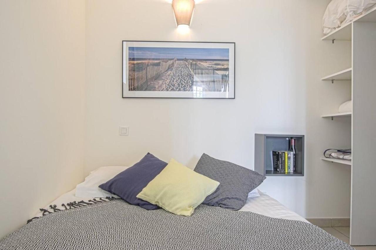 Appartement De Charme Dans Un Chateau A 5 Min D'Honfleur Gonneville-sur-Honfleur Esterno foto